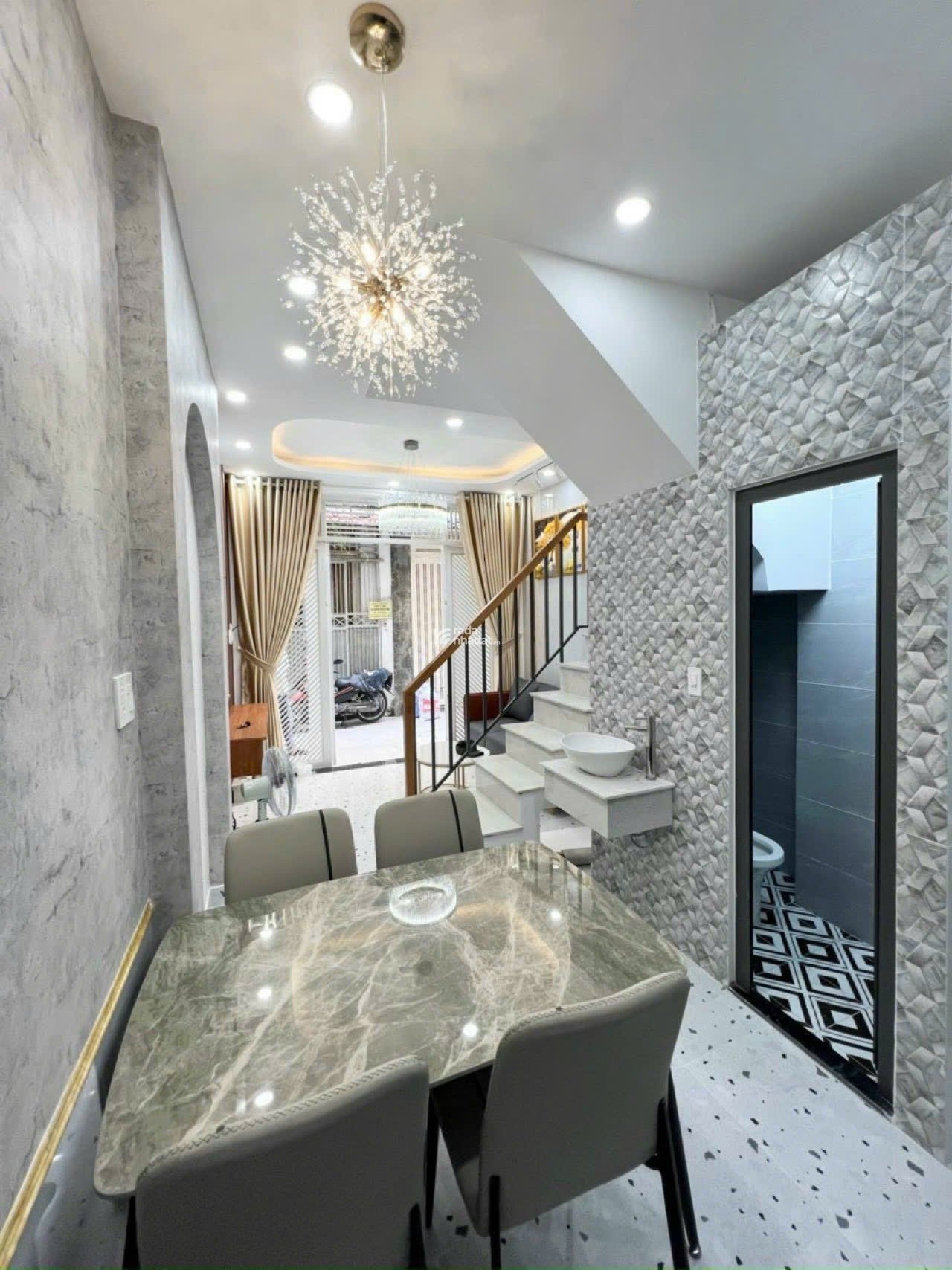 Chủ Kẹt Tiền cần BÁN GẤP 39,5m2 giá 2 tỷ 350 Đường Lê Văn Sỹ Phường 10 Quận Phú Nhuận Tphcm