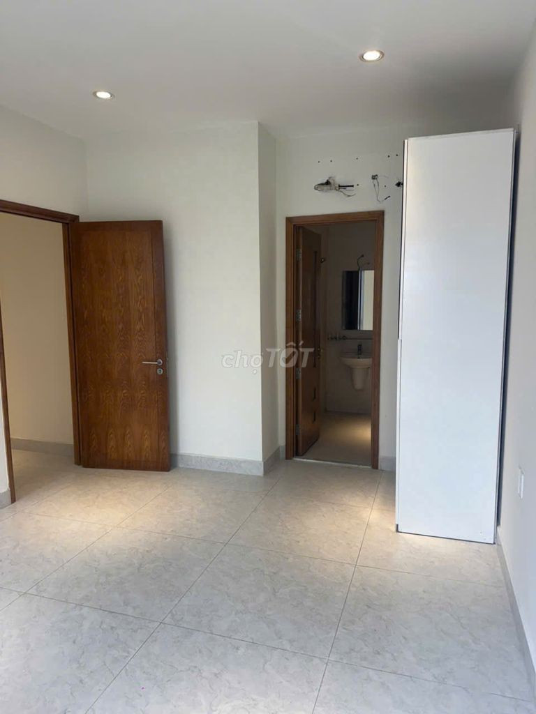 PENHOUSE FULL NỘI THẤT Ở NGAY, GẦN BV THỦ ĐỨC DÒNG TIỀN ỔN ĐỊNH 95m2 CHỈ 3,42 TỶ.