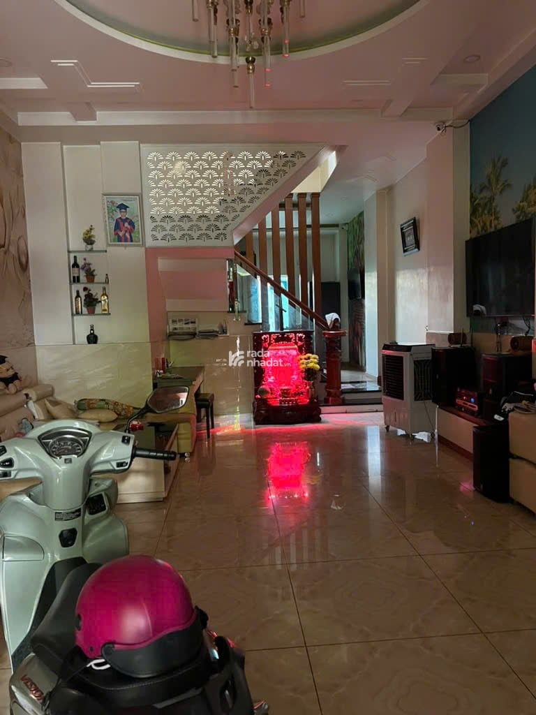 BÁN NHÀ ĐƯỜNG LÊ VĂN QUỚI,3 TẦNG (5,2m x 23m) GIÁ 11,5 TỶ TL ,HAI MẶT TIỀN