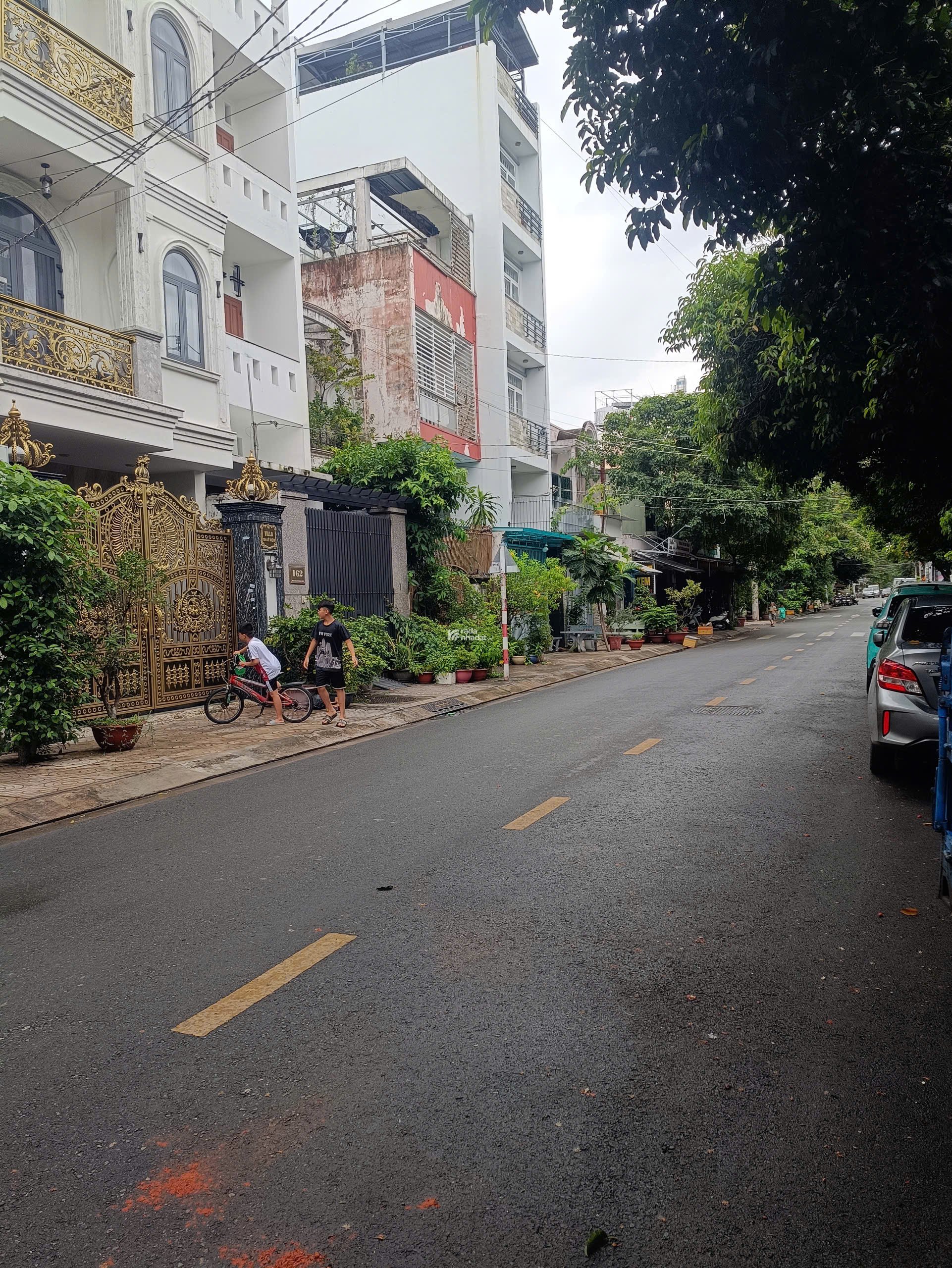 HOT! Nhà 4 tầng , hẻm xe hơi gần chợ Tân Hương- Văn Cao, Tân Phú, Ngang 8.7m