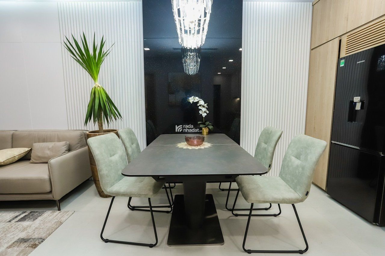 Siêu hiếm!! Bán gấp căn hộ 75m2 hướng Đông Nam giá rẻ nhất thị trường.