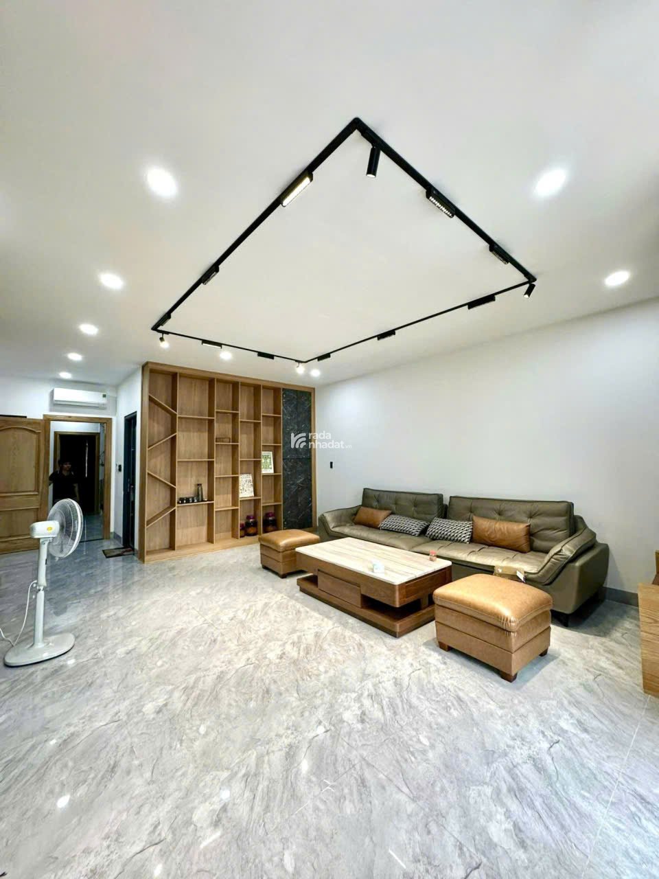 NHÀ ĐẸP 5 TẦNG H8M GẦN KHU VIP BÀU CÁT CÓ THANG MÁY CHỈ 22 TỶ