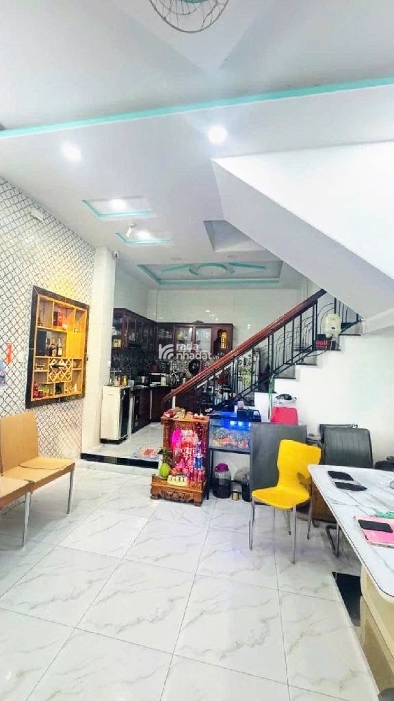 TRUNG TÂM Q11 – 3 TẦNG BTCT - NGANG 5.5M - VÀI BƯỚC RA HẺM THÔNG - ĐỐI DIỆN UBND 