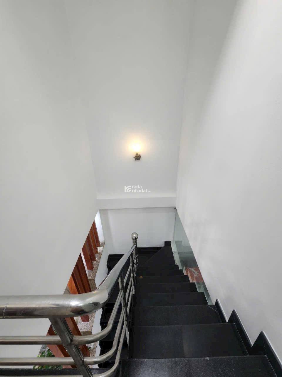 NHÀ 2 TẦNG BTCT - HẺM OTO NGỦ TRONG NHÀ - 45M2 - HOÀN CÔNG ĐỦ 