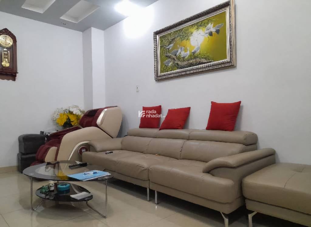 Nằm ngay mặt tiền đường vành đai Đầm Sen sạch đẹp