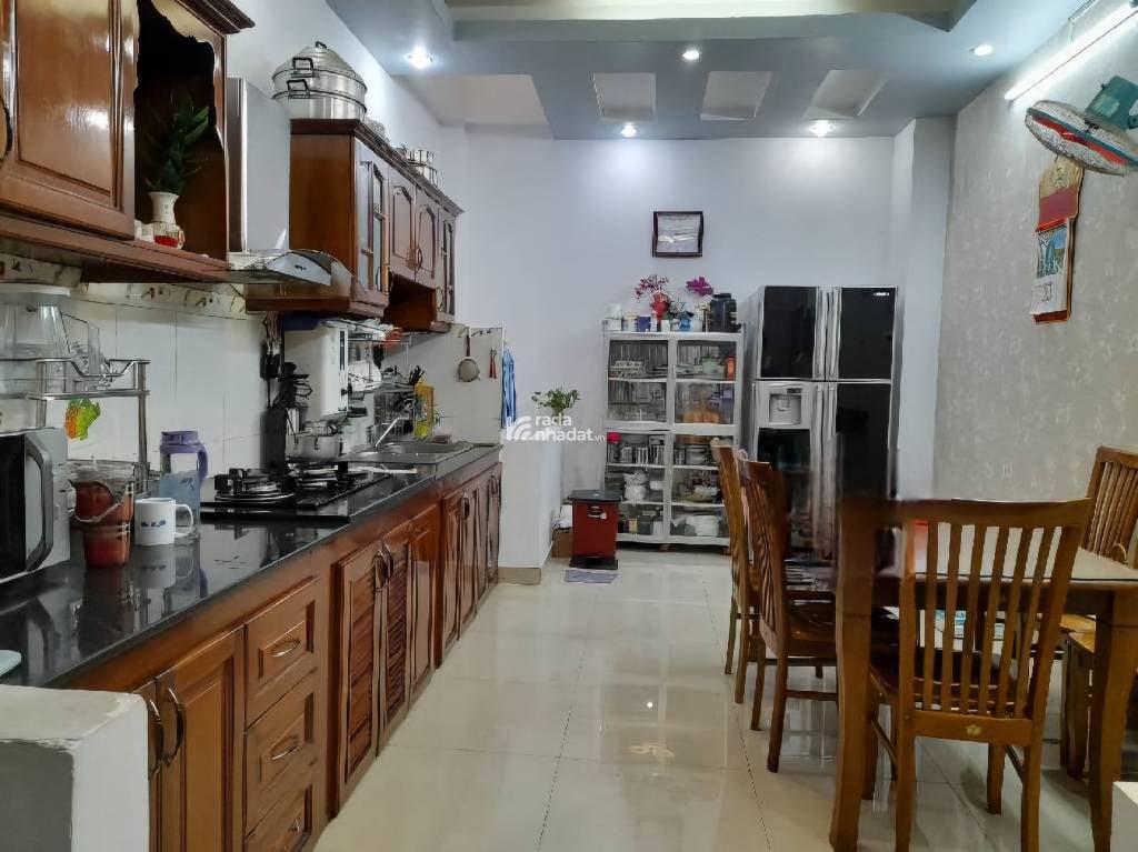 Nằm ngay mặt tiền đường vành đai Đầm Sen sạch đẹp