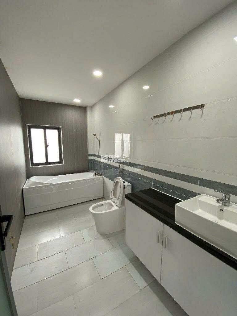 BÁN NHÀ 4 TẦNG, 4 x 16, XE HƠI NGỦ TRONG NHÀ, LẠC LONG QUÂN, QUẬN 11, CHỈ 13 TỶ