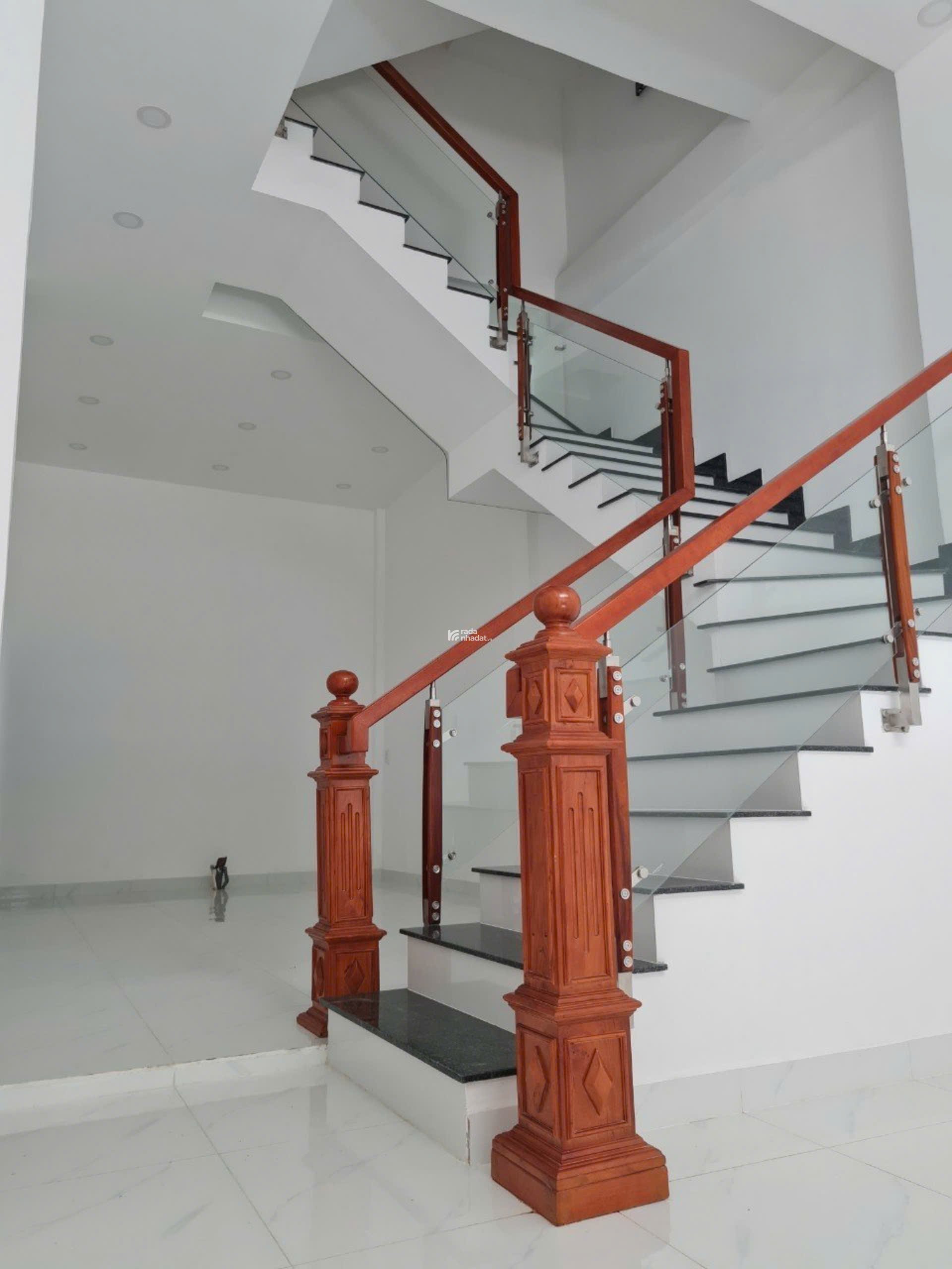 Bán nhà HXH đường Hòa Hảo Quận 10 dt( 4,6 x 13m) giá 11,5 tỷ
