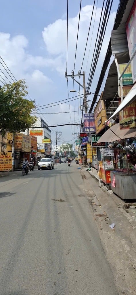 ặt Tiền Kinh Doanh Sầm Uất- Ngang Lớn Hơn 5M-Tí Xíu Lộ Giới. -Nhà Cấp 4