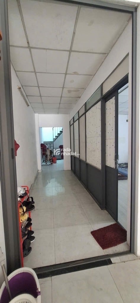 ặt Tiền Kinh Doanh Sầm Uất- Ngang Lớn Hơn 5M-Tí Xíu Lộ Giới. -Nhà Cấp 4