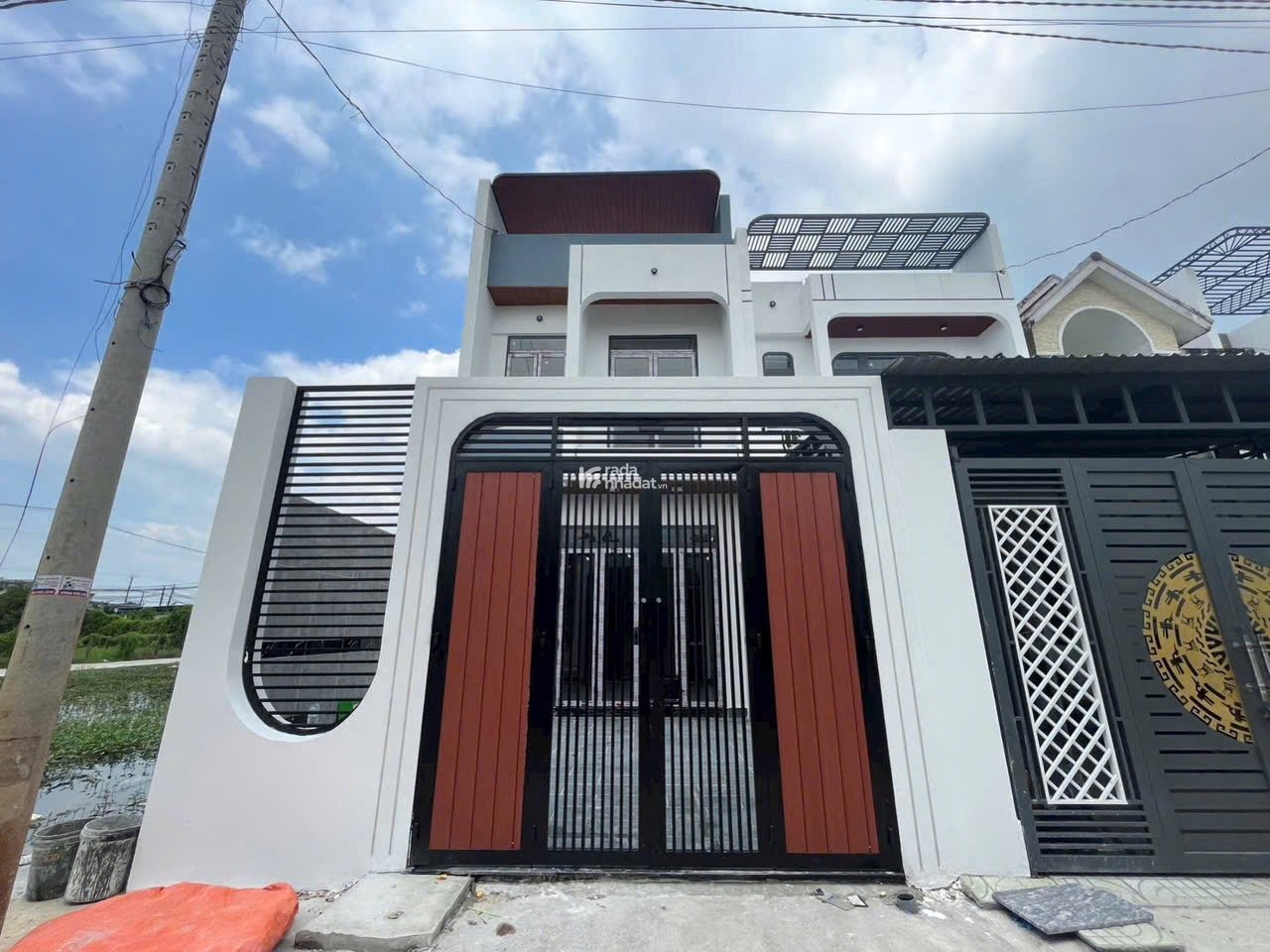 Chủ cần bán căng nhà mới 100% ở bến lức long luôn ạ 