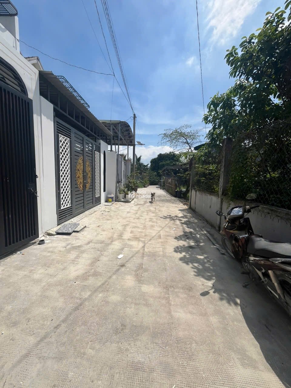 Chủ cần bán căng nhà mới 100% ở bến lức long luôn ạ 