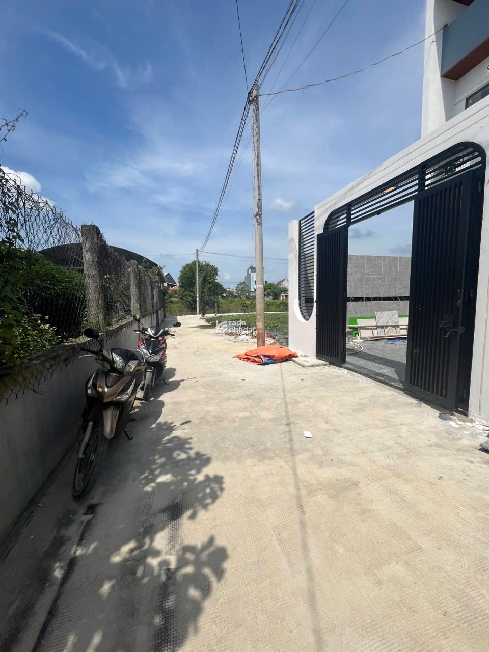 Chủ cần bán căng nhà mới 100% ở bến lức long luôn ạ 