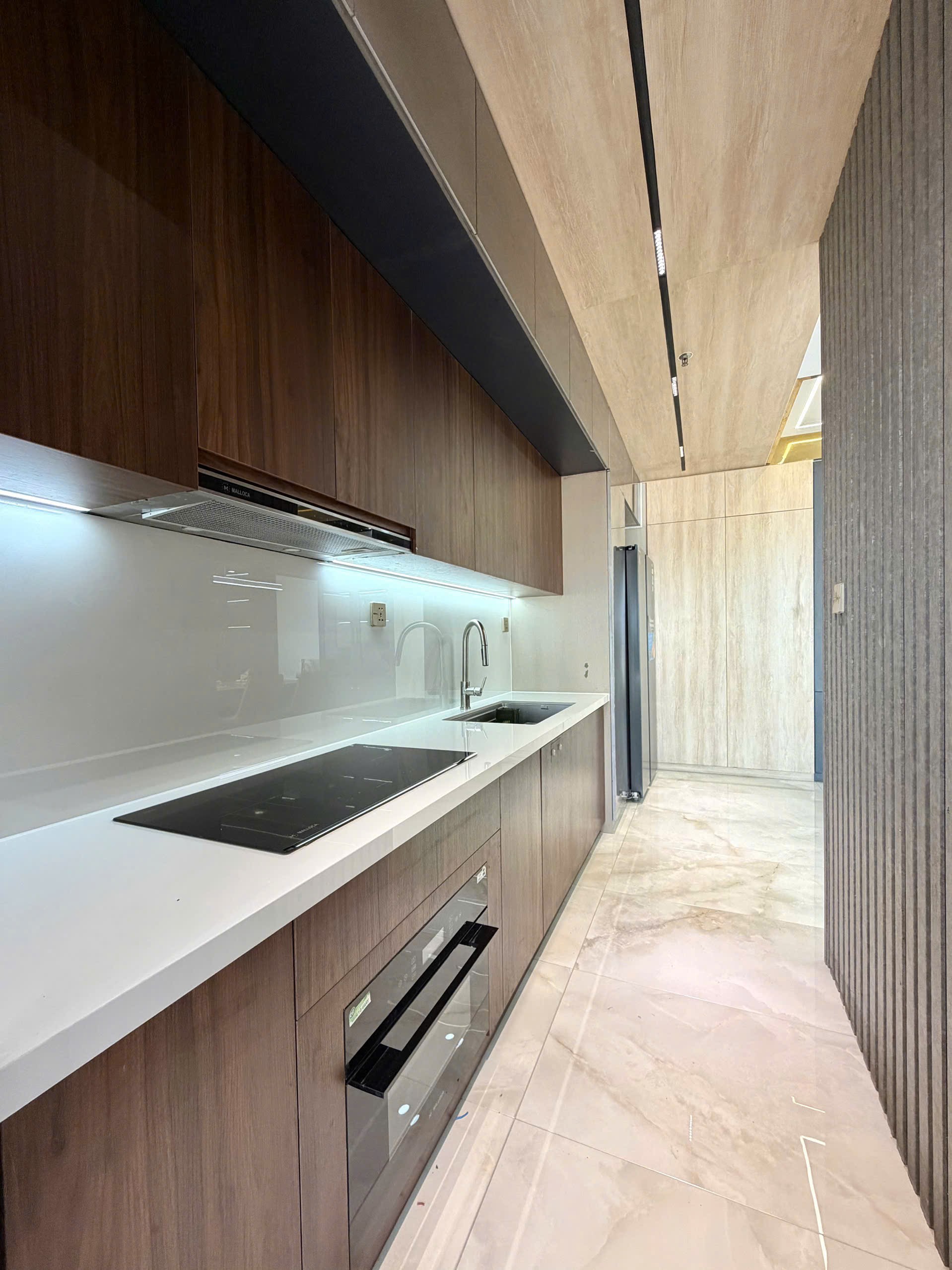 Bán căn hộ Mỹ Khánh, Phú Mỹ Hưng , Q7, 113m2, tk 3PN nhà đẹp, giá chỉ 10,8 tỷ