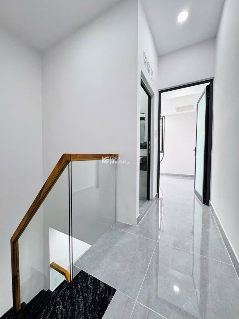 NGAY CHỢ VẢI, HẺM XE HƠI PHÚ THỌ HÒA, TÂN PHÚ, 18M2 HIẾM CÓ. GIẢM 550TR CHỈ CÒN 2.5T TL TỐT