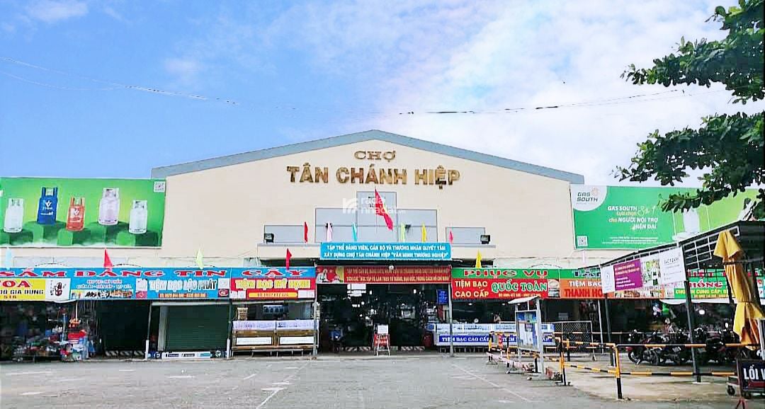 Nhà kiên cố, 2 tầng, gần ĐH Giao Thông Vận Tải