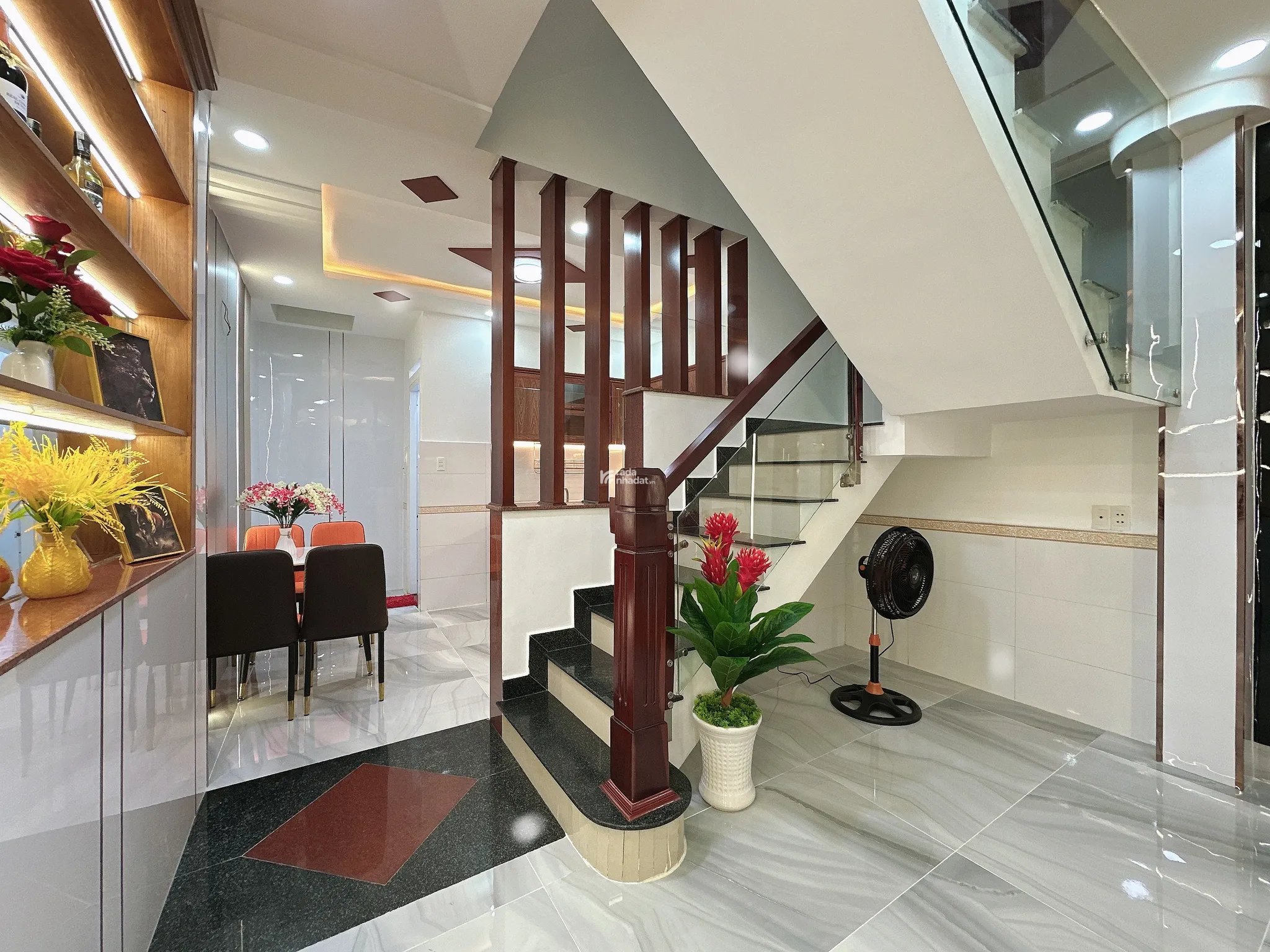 NHÀ XINH NGAY TRUNG TÂM VĂN HOÁ GÒ VẤP,HẺM XE HƠI ĐỖ CỬ , DIỆN TÍCH THỰC TẾ 44M2 - GIÁ 5.45 TỶ