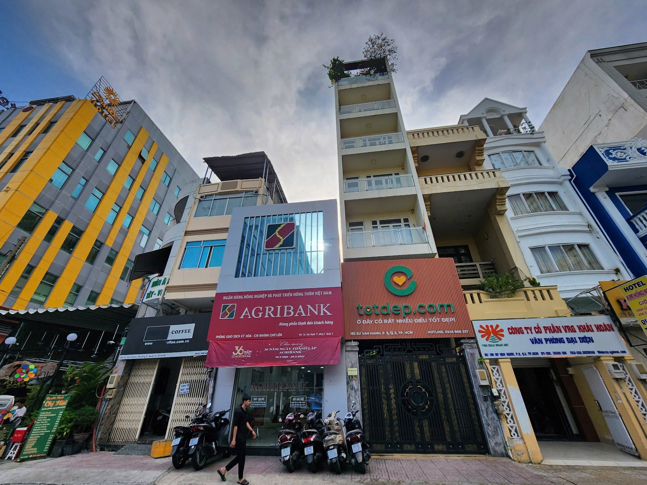 80 tỷ! Bán MT Đ. Sư Vạn Hạnh, Q.5 8.4x24m  5 Lầu.