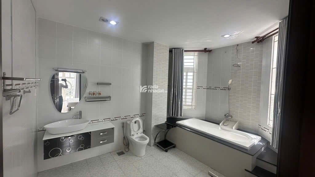 GIẢM HẲN 3 TỶ BÁN GẤPSIÊU PHẨM BIỆT THỰ - OTO VÀO NHÀ - GẦN MẶT TIỀN - NGANG 15M -393m2 -  3 TẦNG 