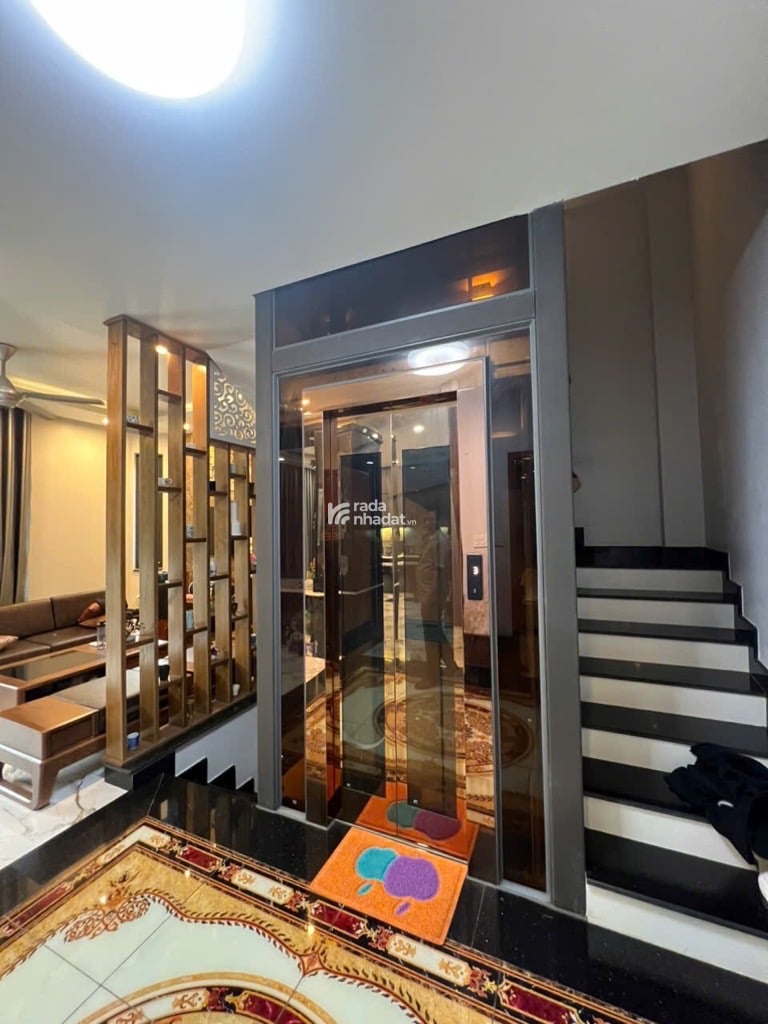 BÁN MẶT TIỀN KÊNH NƯỚC ĐEN 80M2 4 TẦNG GÓC 3 MẶT TIỀN THANG MÁY VIEW CÔNG VIÊN 12.95 TỶ