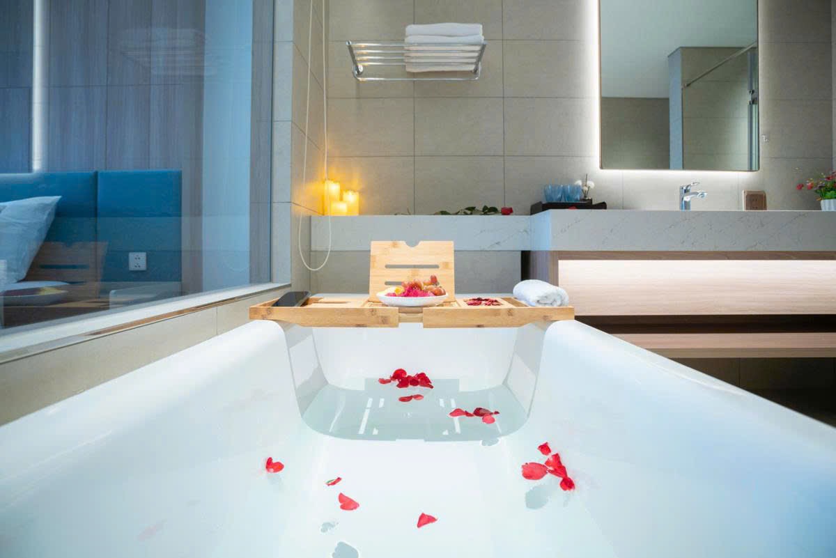 Chính chủ cần bán CH 2 pn 1wc giá tỷ tại dự án A La Carte Hạ Long