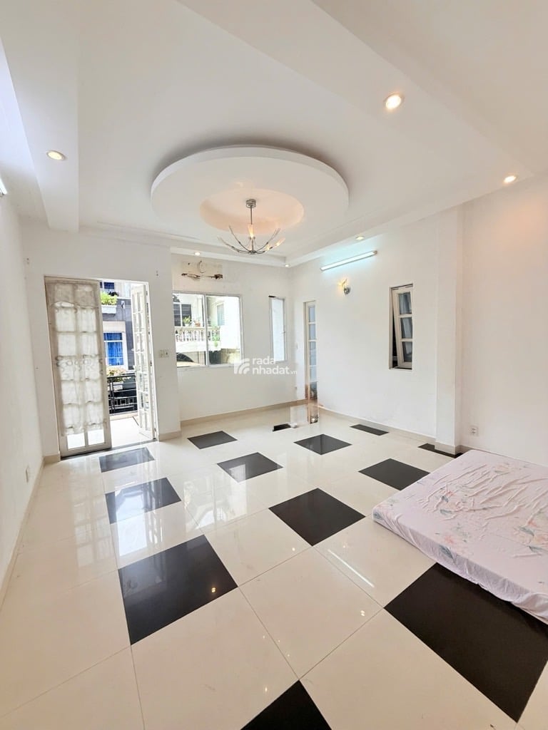 NHÀ VIP NGAY CHỢ PHẠM VĂN HAI, TÂN BÌNH, 95M2 CÓ KC TIỆN CẢI TẠO MỚI. GIẢM 750TR CHỈ 14.5T TL