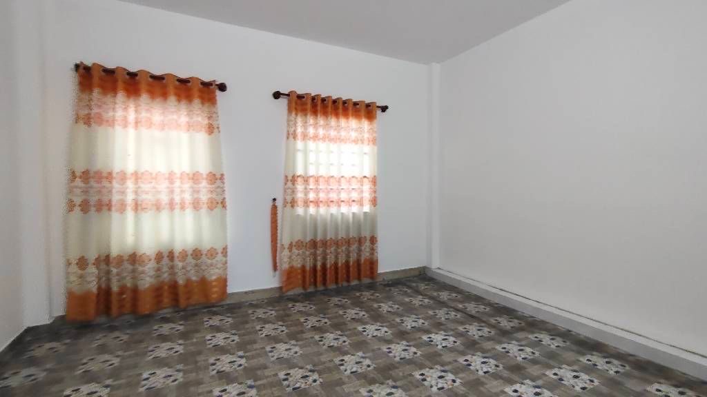 -Mô tả:,-Vị trí :   Nhà mặt tiền đường 6m xe ôtô tránh nhau,  -Kết cấu: Nhà 4 tầng mới xây 