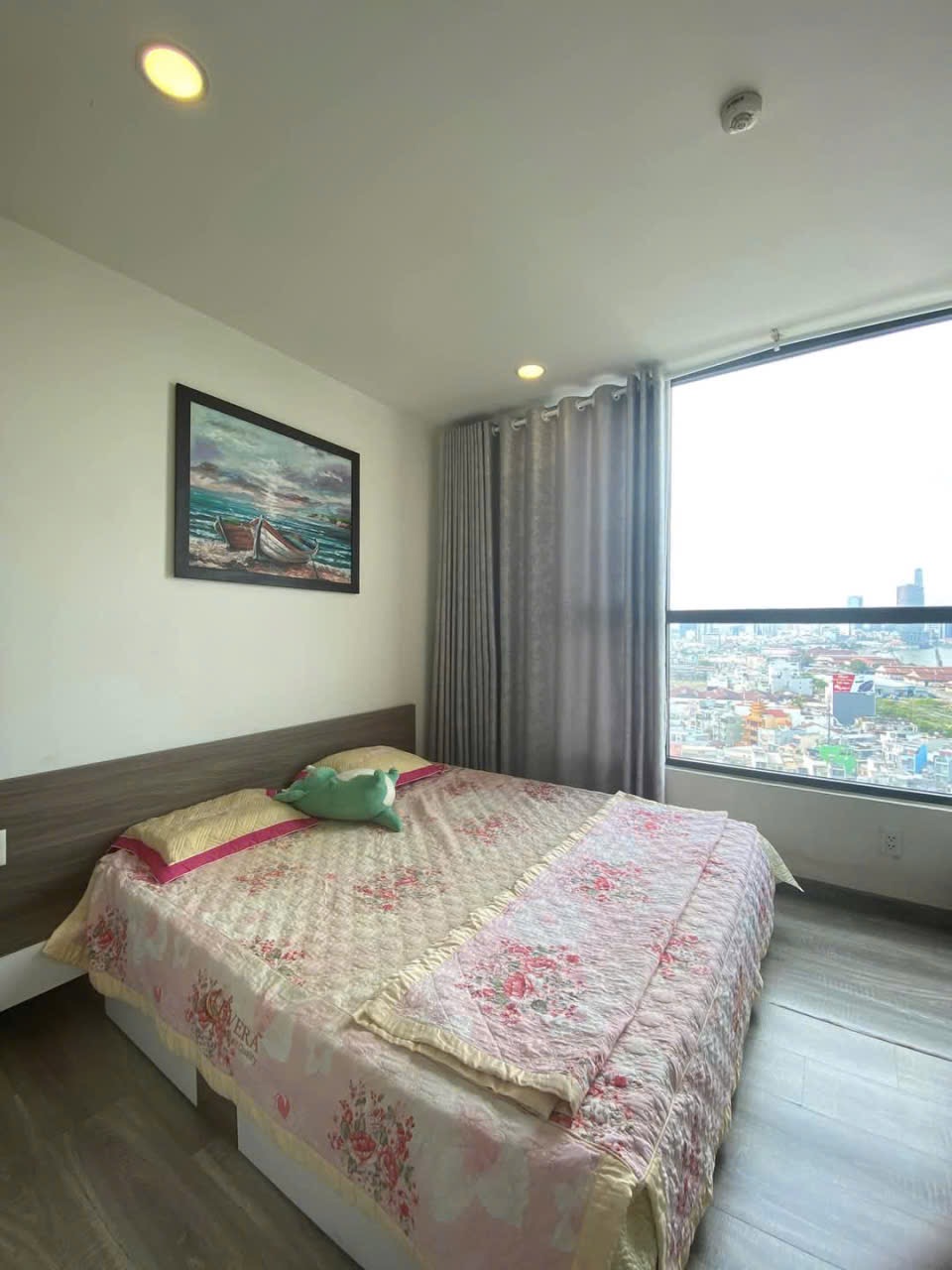 Cho thuê căn hộ 80m2, Riva Park, phường Vĩnh Hội.