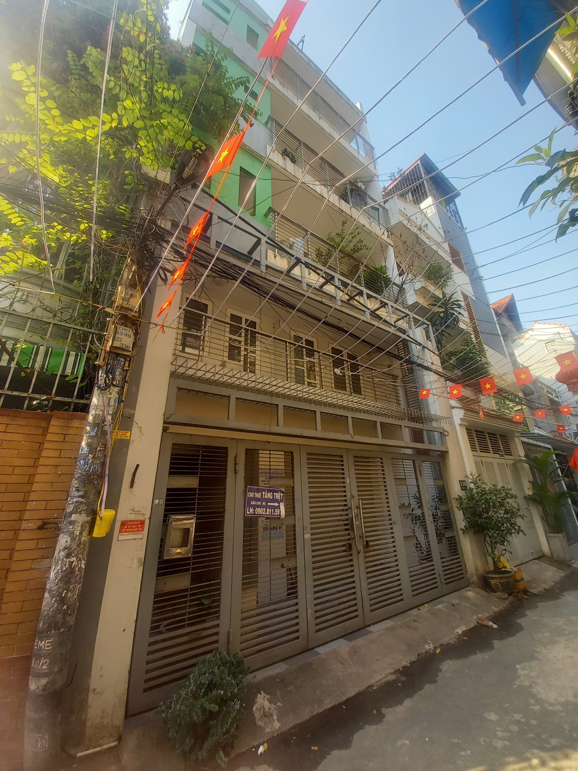 BÁN TÒA NHÀ CHDV KHU TÂN BÌNH ĐẤT 120M2 CÓ THANG MÁY 24 TỶ