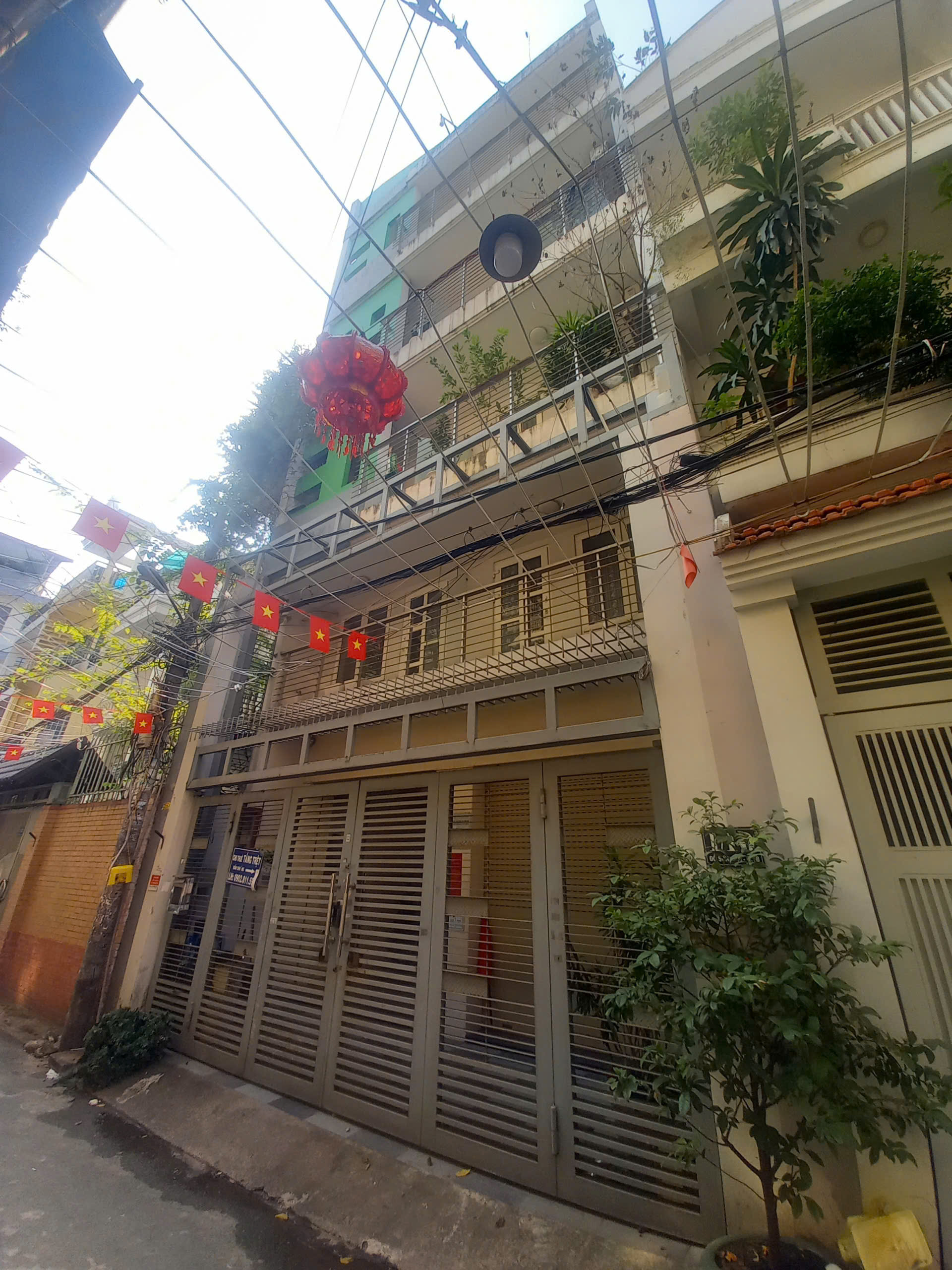 BÁN TÒA NHÀ CHDV KHU TÂN BÌNH ĐẤT 120M2 CÓ THANG MÁY 24 TỶ