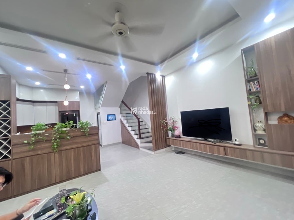 CẦU GIẤY - NGÕ THÔNG - SỔ VUÔNG - 58.5M2 - MẶT TIỀN BỀ THẾ - Ô TÔ SÁT NHÀ