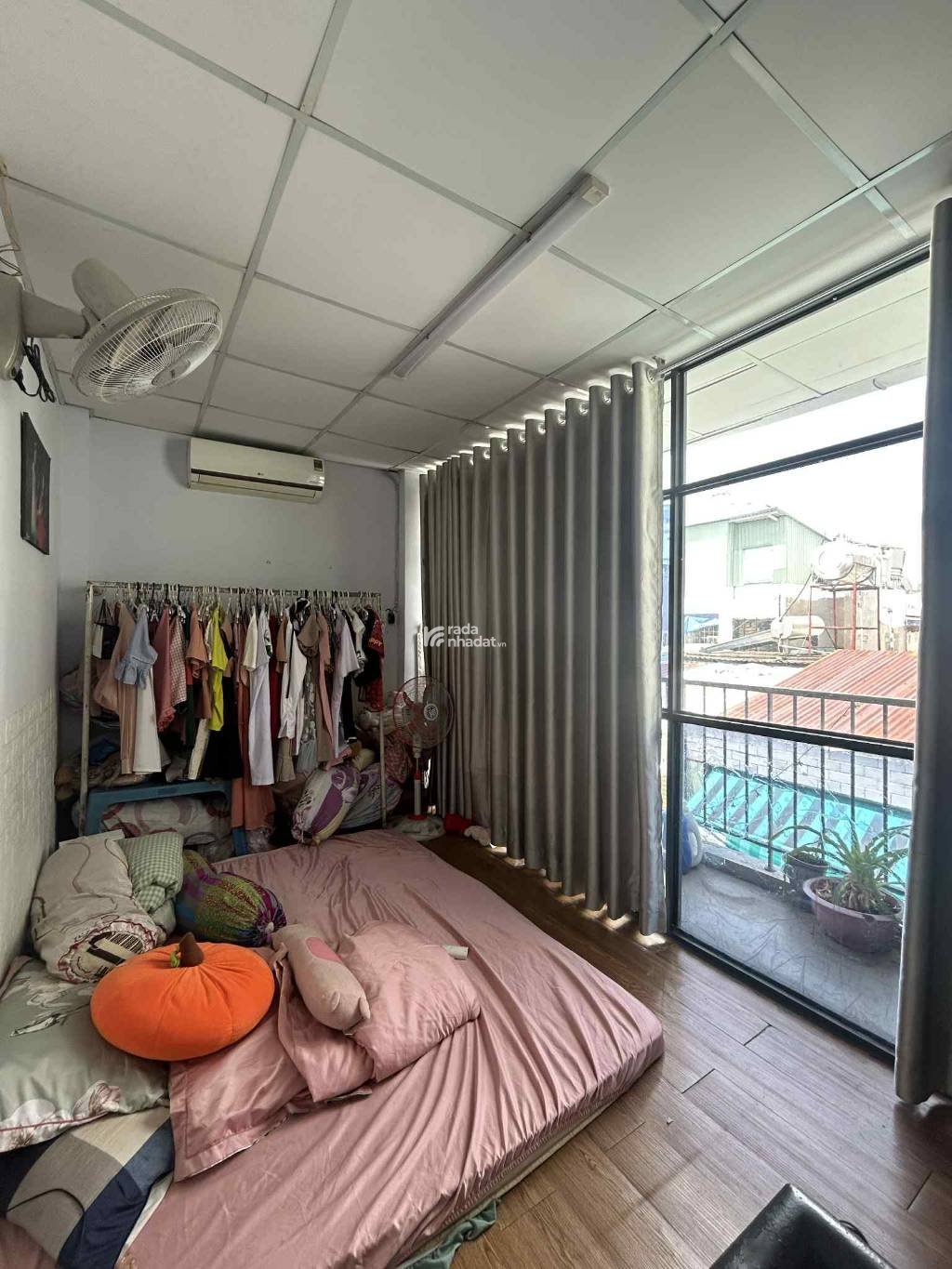 Nhà 3 tầng, Hẻm 4m, Ngay chợ Tân Hương, Tân Phú, Giá nhỉnh 2.x tỷ (BL)