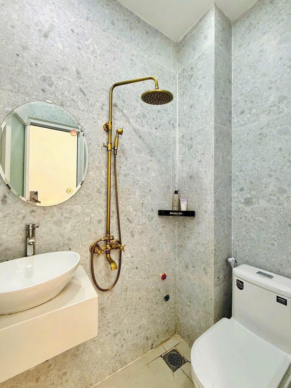 Nhượng gấp nhà 3 lầu ngay bến xe miền tây đường Nguyễn Hới, Bình Tân, SHR giá 2 tỷ 350 TL