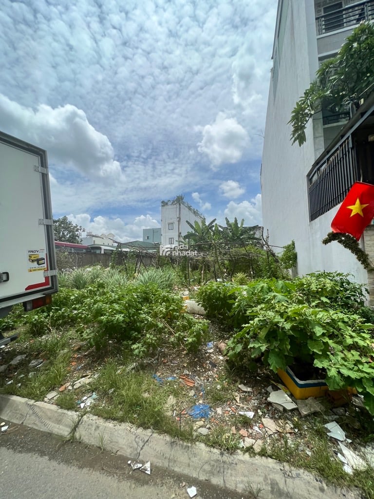 RA GẤP LÔ ĐẤT Đ. NHỰA 6m THẲNG TRỤC QL13, HÀNG XÓM KDC HỒNG LONG 5X32; 11,5 TỶ.