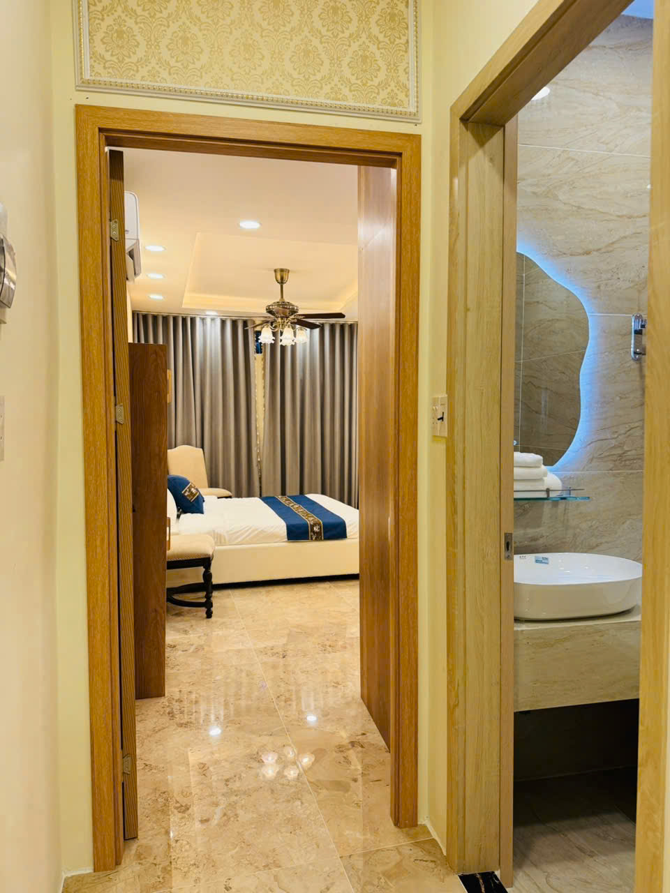 SIÊU PHẨM 2 TẦNG MỚI TINH - LAc LONG QUÂN , P10 , TÂN BINH , Ô TÔ TẬN CỬA - VÀO Ở LIỀN