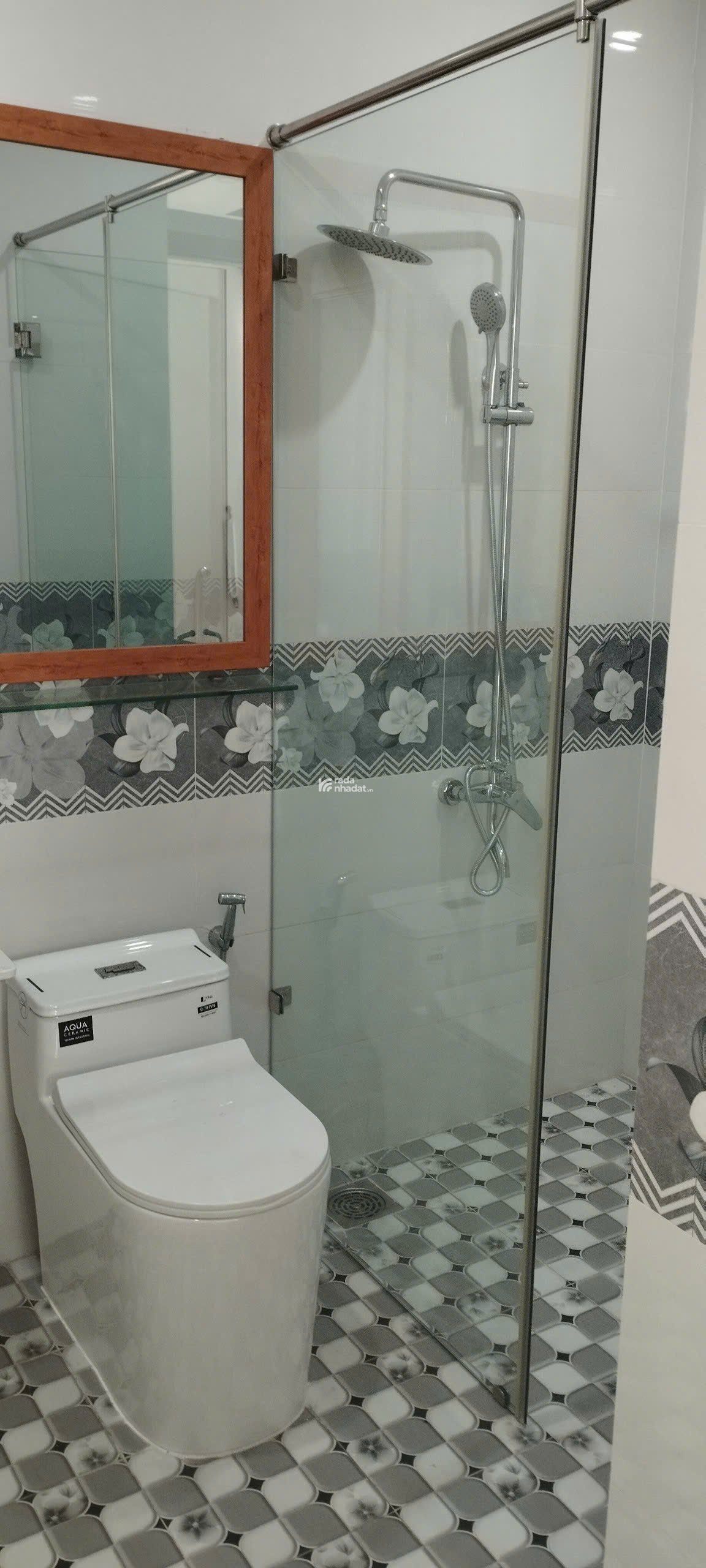 Cực hiếm Nhà 4 tầng siêu đẹp ngay sân banh Thạch Đà dọn vào ở ngay