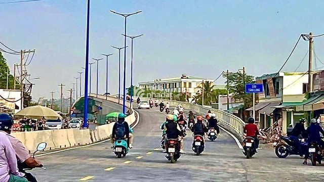 BÁN ĐẤT 4x20m LÒ LU, PHÁP LÝ SẠCH, VỊ TRÍ TIỀM NĂNG, SHR SẴN SÀNG CÔNG CHỨNG, CHỈ 4.x TỶ