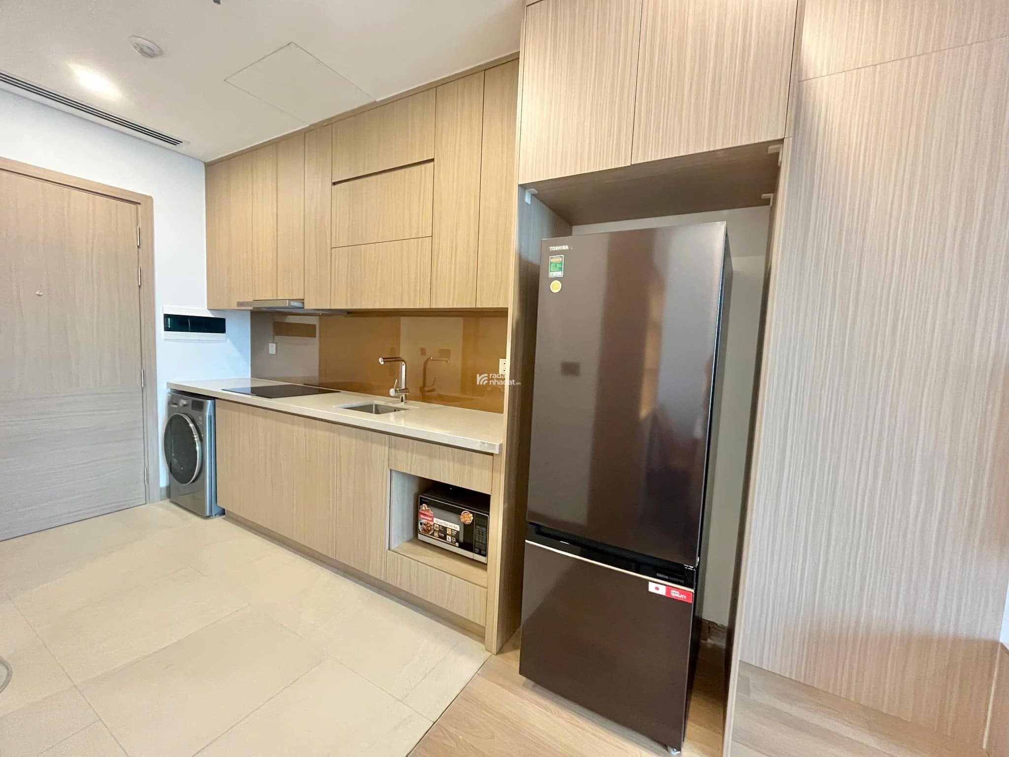 Cho thuê căn hộ 3PN tại Hong Kong Tower đã full nội thất sang trọng. LH 0372 004 ***