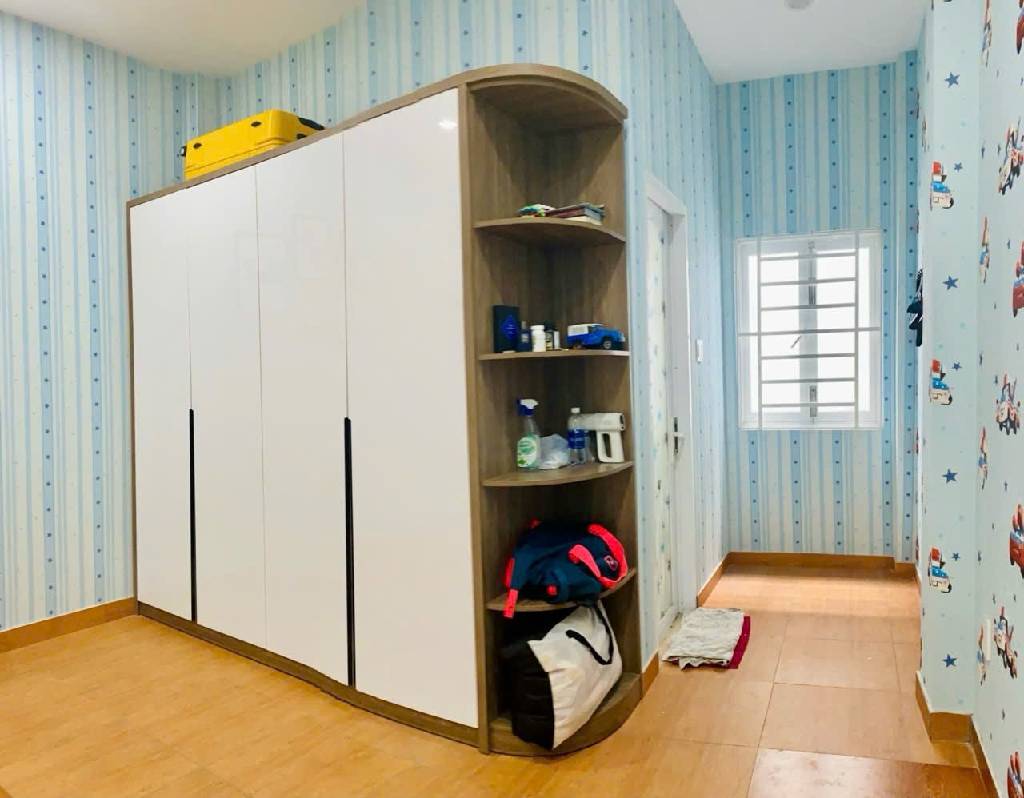 - Mặt tiền kinh sầm uất, vị trí đẹp gần trường học gần chợ  , Đường nhựa18m , , 