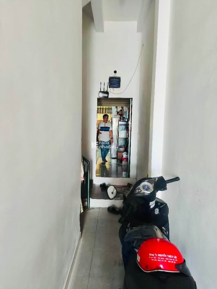 GẦN CHỢ TÂN HƯƠNG 2 MẶT HXH  DÒNG T.IỀN 15  80M  3 TẦNG  5PN NHỈNH 7