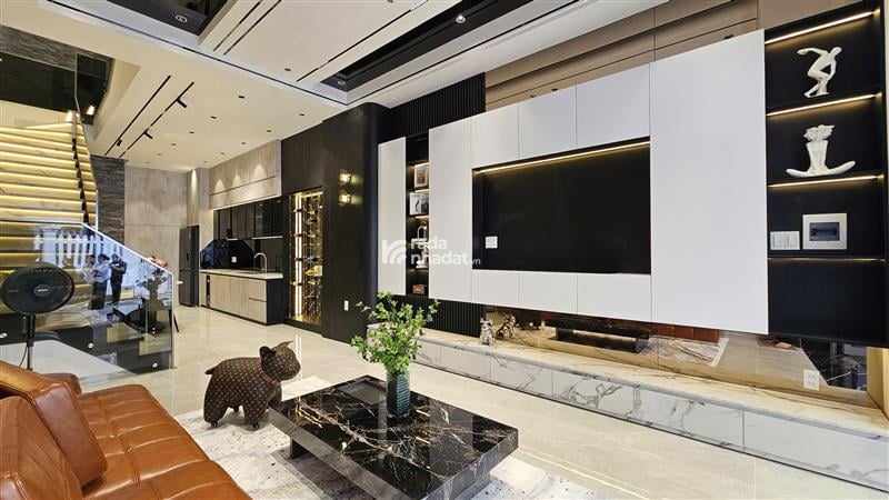 Huỳnh Tấn Phát (cách Phú Mỹ Hưng 3 phút); 4x16m; nhà đẹp 4 tầng tìm chủ mới vào ở ngay