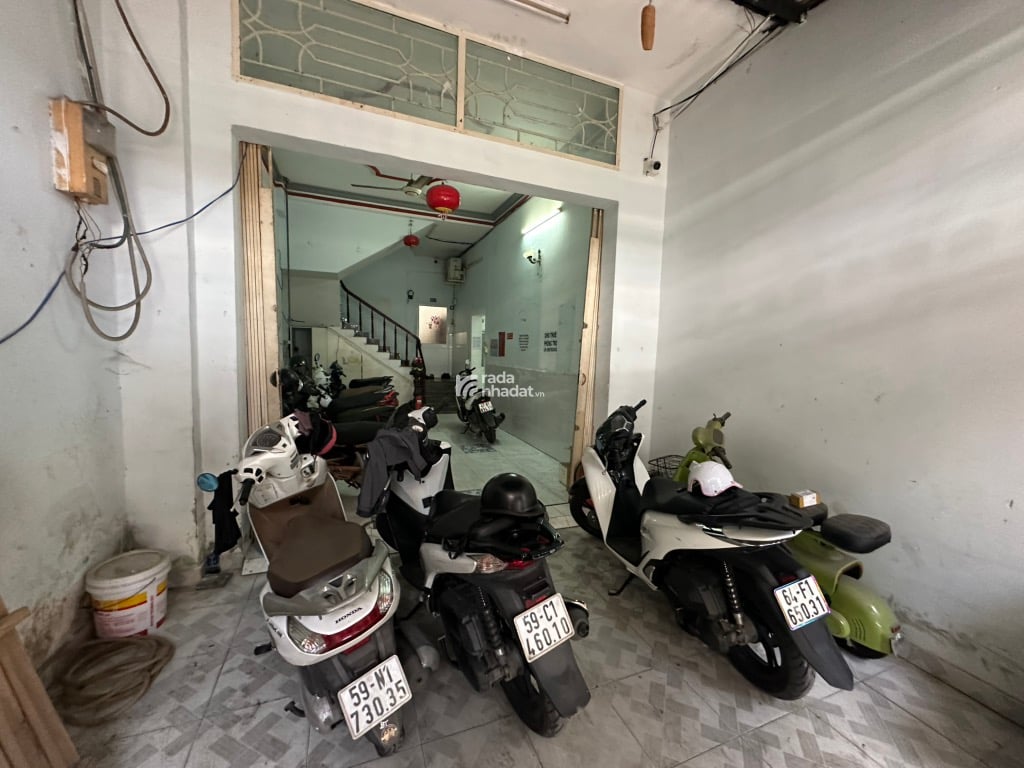 BÁN NHÀ KHU VIP TÊN LỬA 130M2 13 TỶ NGANG 8M 4 TẦNG THU 35TR BÌNH TRỊ ĐÔNG B