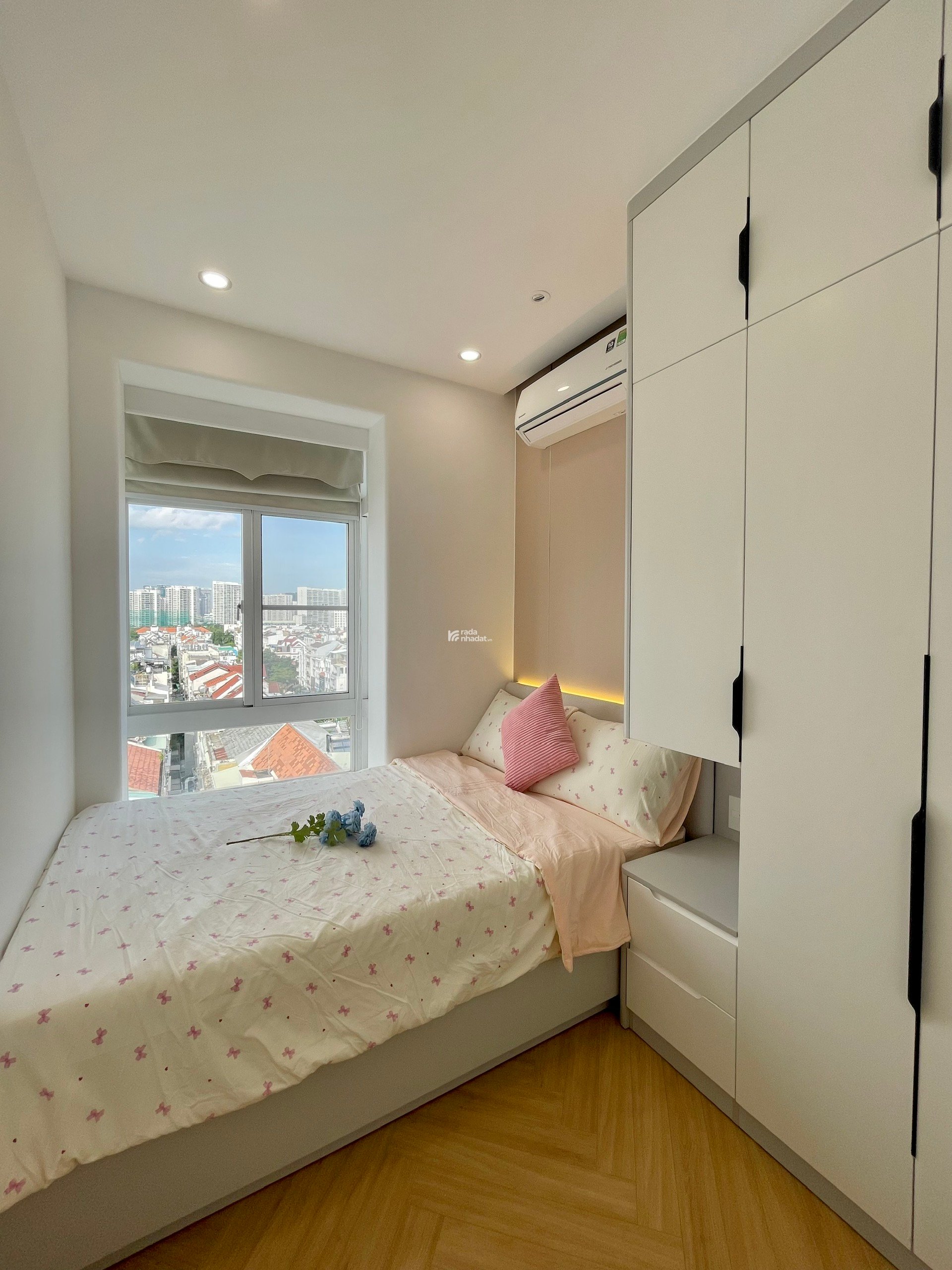 Cần bán nhanh căn hộ sky garden 3, PMH, Q7, DT 72m2 căn góc, 3PN nhà mới đẹp, giá chỉ 6,1 tỷ 