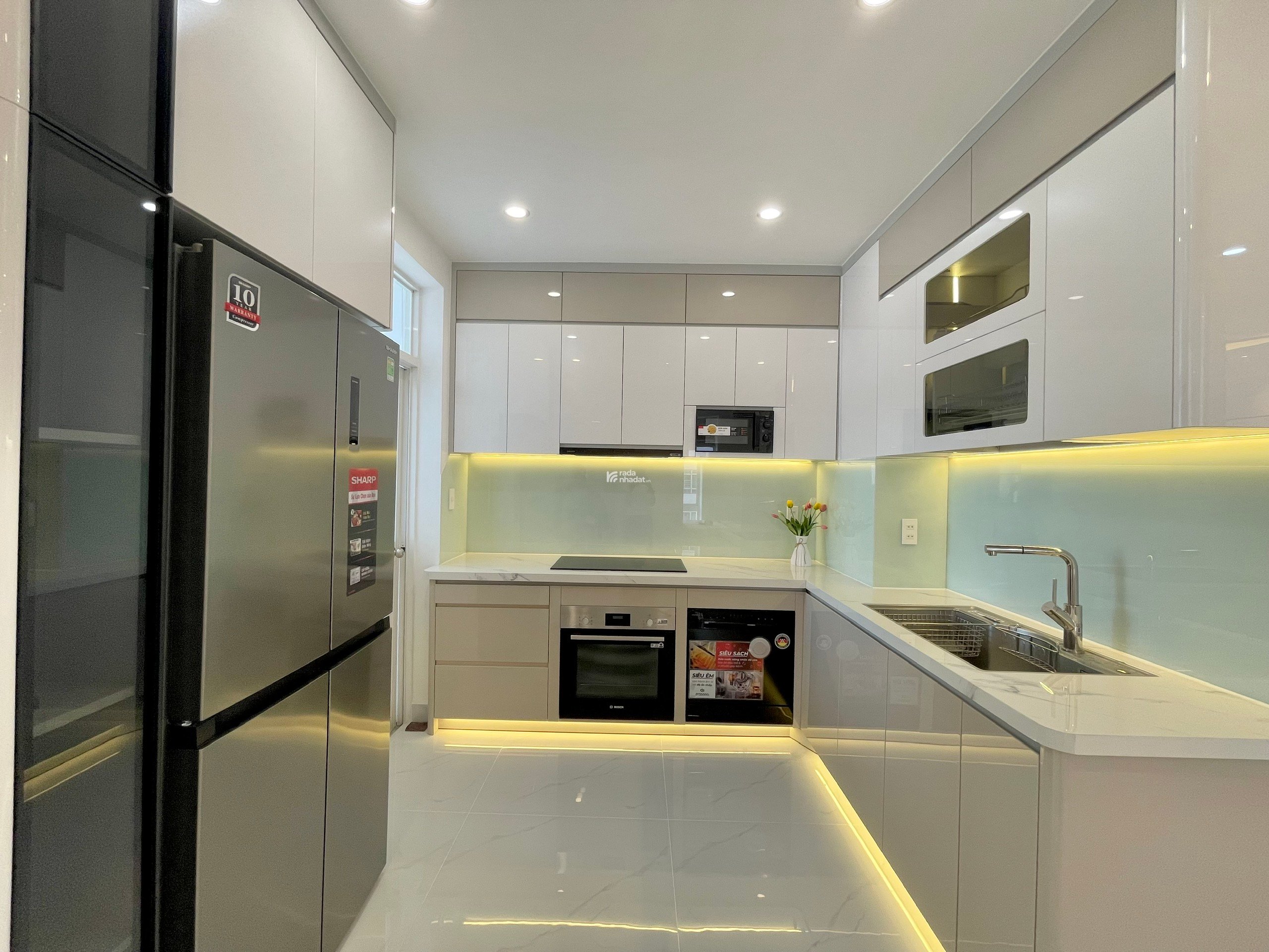 Cần bán nhanh căn hộ sky garden 3, PMH, Q7, DT 72m2 căn góc, 3PN nhà mới đẹp, giá chỉ 6,1 tỷ 