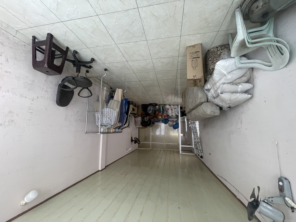 Nhà đẹp vuông vức sổ A4, kết cấu 1 trệt 1 lầu- 2 phòng ngủ 1 wc.