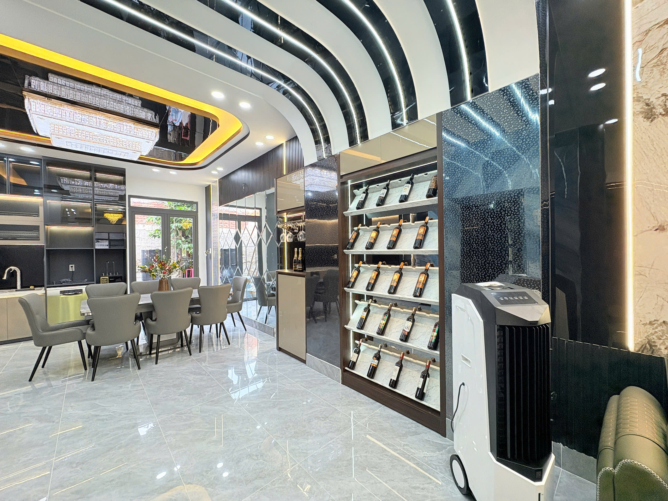 SIÊU PHẨM NHÀ CÓ THANG MÁY NỘI THẤT CAO CẤP THỊ TRẤN NHÀ BÈ