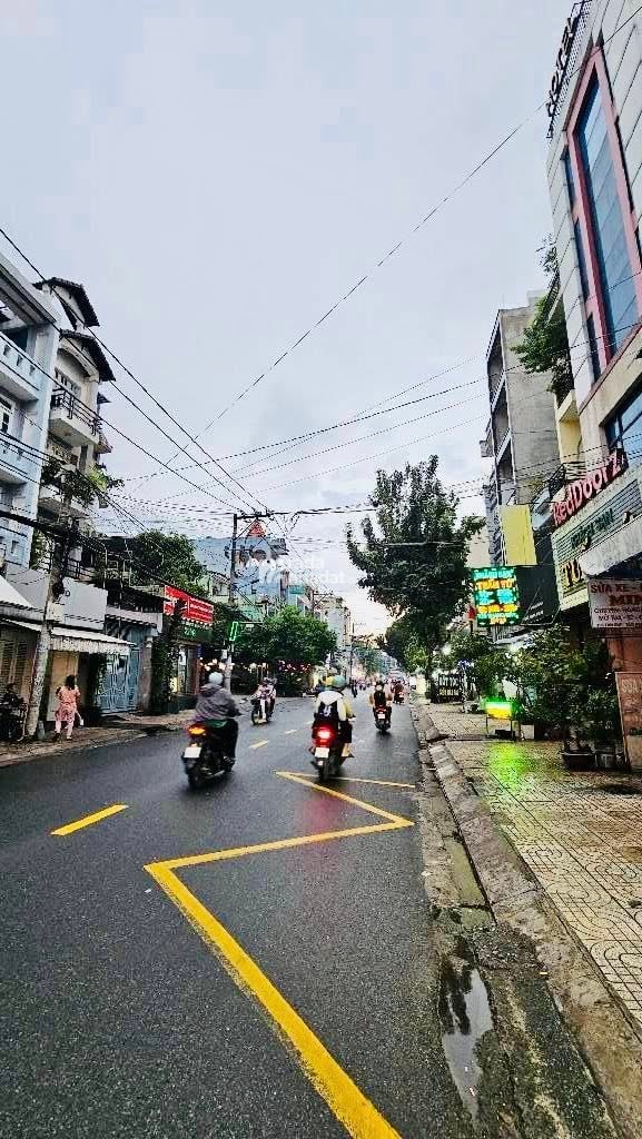 TÂN PHÚ GIÁ BÌNH TÂN TÂN QUÝ  HẺM 6M  SÁT MẶT TIỀN  3 TẦNG  71M NGANG 6.1 CHỈ 7.X