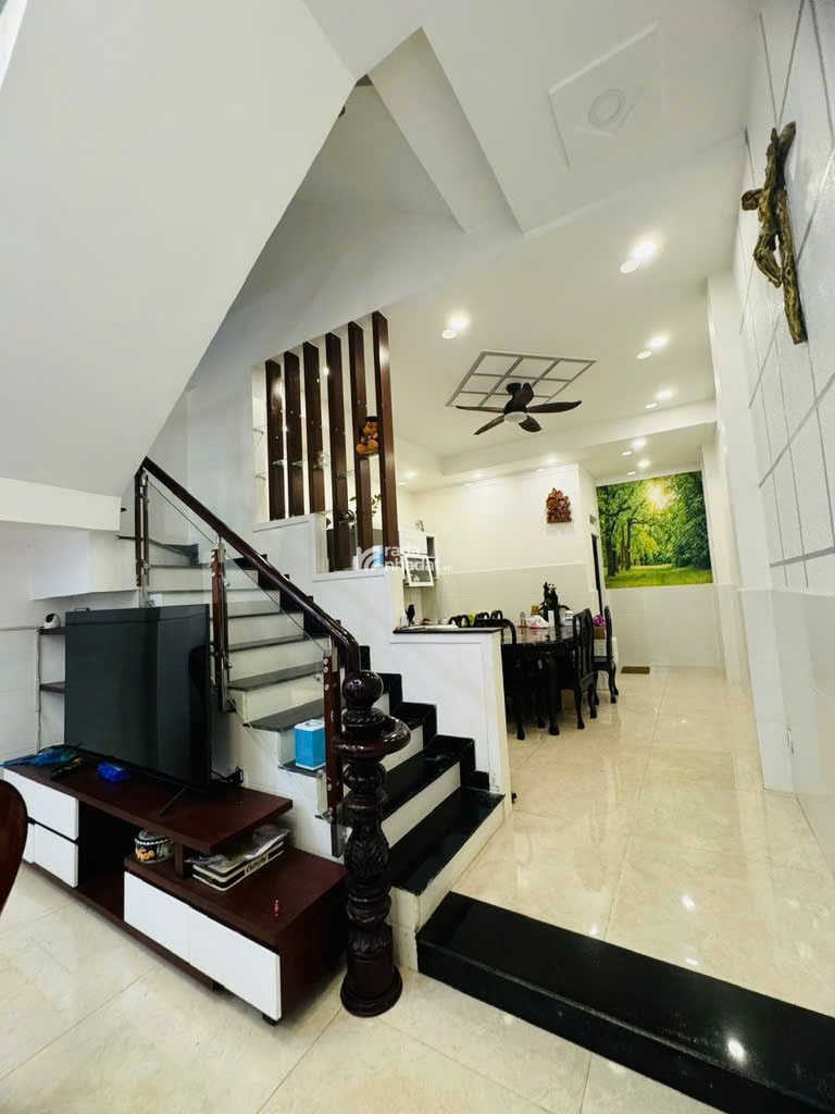 BÁN NHÀ MẶT TIỀN ĐƯỜNG KHU TÊN LỬA (4,5m x 12m x 4 TẦNG) GIÁ 8,4 TỶ TL