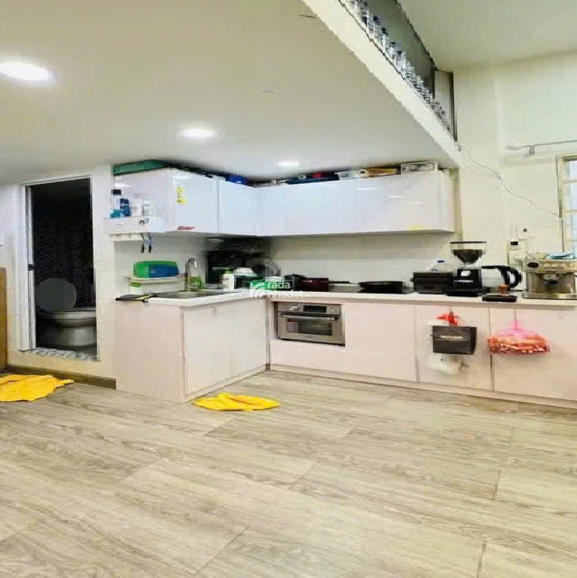 Bán nhà Hẻm xe hơi 7m Lạc Long Quân - Quận Tân Bình - DT 3.3 x 6.2 m - Giá 5.2 tỷ