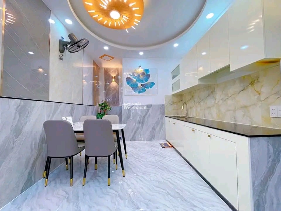 Quận 7 bán nhà Huỳnh Tấn Phát 70m2 8tỷ5 sổ riêng chính chủ.